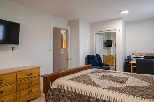5132 49 Avenue, Onoway, AB - Indoor Photo Showing Bedroom