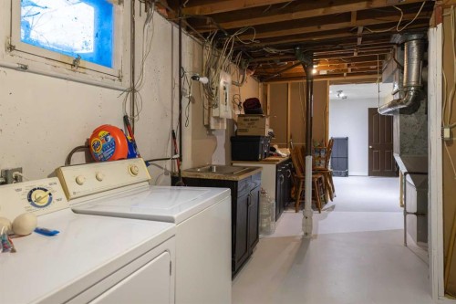 5132 49 Avenue, Onoway, AB - Indoor Photo Showing Laundry Room