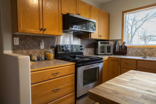 5132 49 Avenue, Onoway, AB - Indoor Photo Showing Kitchen