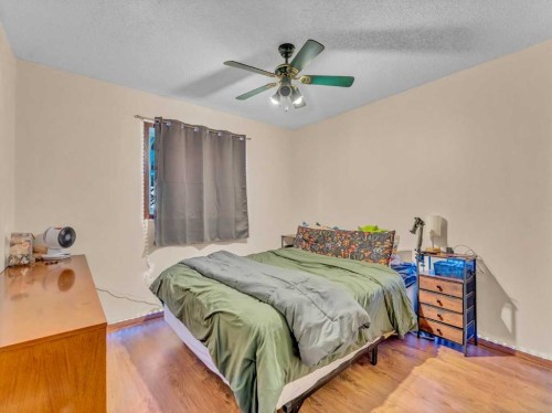 437 3 Avenue, Bassano, AB - Indoor Photo Showing Bedroom