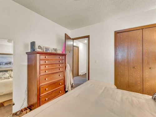 437 3 Avenue, Bassano, AB - Indoor Photo Showing Bedroom