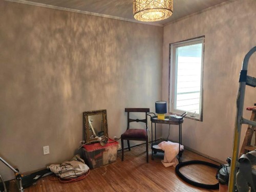 148 3 Street West, Drumheller, AB - Indoor