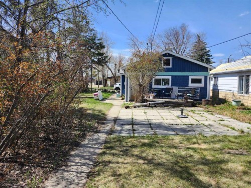 148 3 Street West, Drumheller, AB - Outdoor