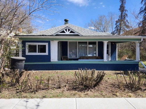 148 3 Street West, Drumheller, AB - Outdoor