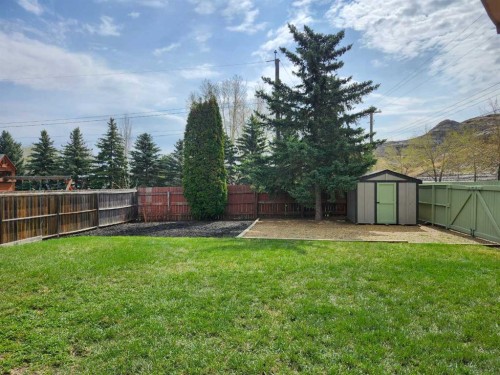 102 9 Street, Drumheller, AB - Outdoor With Backyard