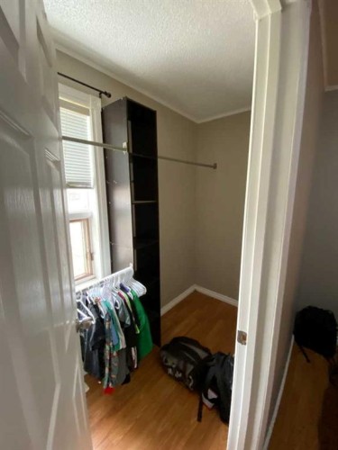 23 Pine Avenue West, Brooks, AB - Indoor Photo Showing Other Room