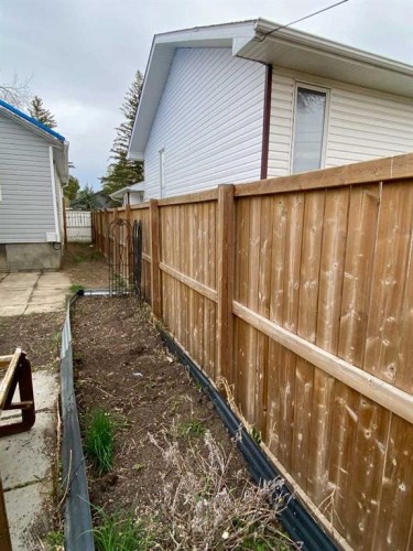 23 Pine Avenue West, Brooks, AB - Outdoor With Exterior