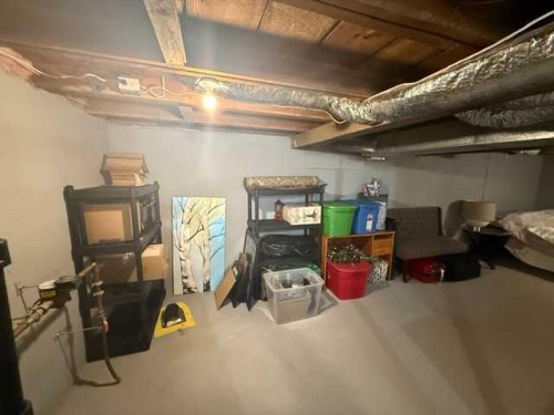 148 4 Street, Drumheller, AB - Indoor