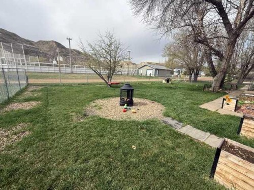 148 4 Street, Drumheller, AB - Outdoor