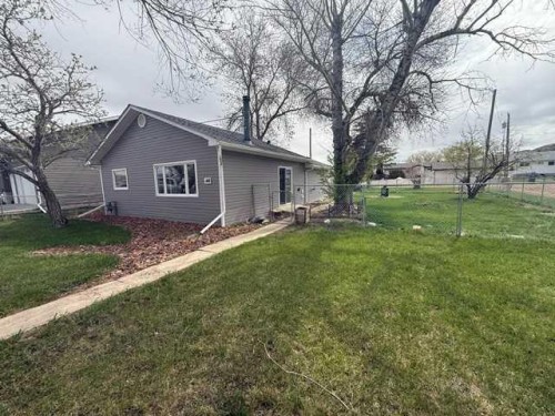 148 4 Street, Drumheller, AB - Outdoor