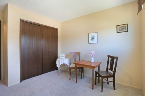 160 Ingram Park Drive, Brooks, AB - Indoor Photo Showing Dining Room