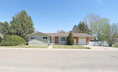 160 Ingram Park Drive, Brooks, AB - Outdoor With Facade