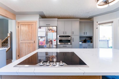 115 9 Street, Drumheller, AB - Indoor Photo Showing Kitchen
