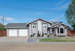 115 9 Street Drumheller, AB T0J 0Y0