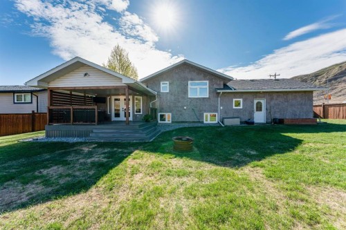 115 9 Street, Drumheller, AB - Outdoor