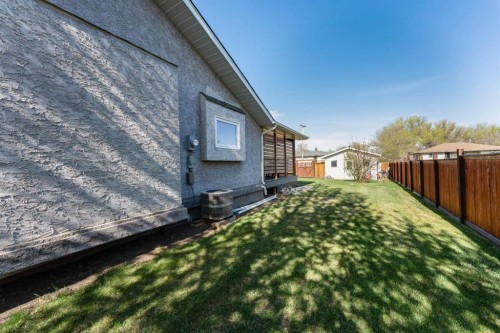 115 9 Street, Drumheller, AB - Outdoor