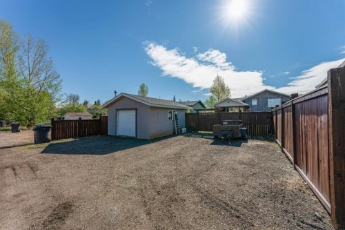 115 9 Street, Drumheller, AB - Outdoor