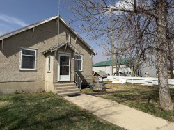 102 Railway Avenue SOUTHMorrin, AB T0J 0B0