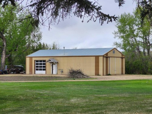 31 Larch Avenue, Drumheller, AB - Outdoor