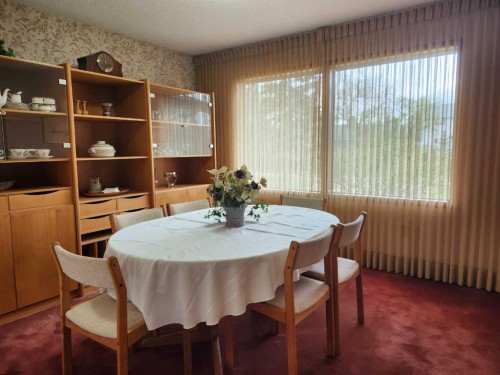 31 Larch Avenue, Drumheller, AB - Indoor Photo Showing Dining Room