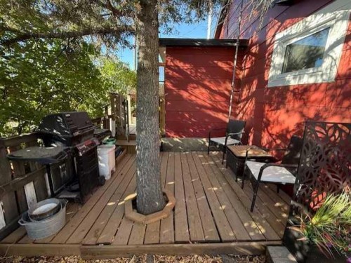 320 Railway Avenue West, Hanna, AB - Outdoor