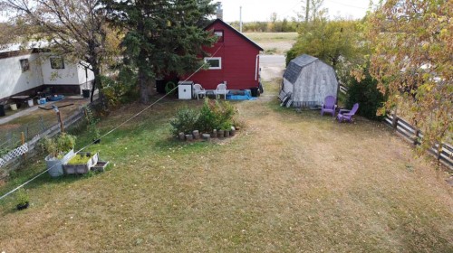320 Railway Avenue West, Hanna, AB - Outdoor