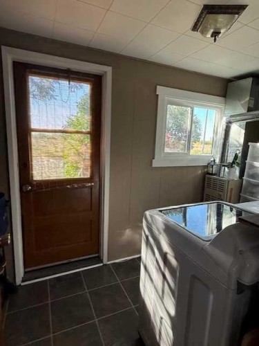 320 Railway Avenue West, Hanna, AB - Indoor Photo Showing Other Room