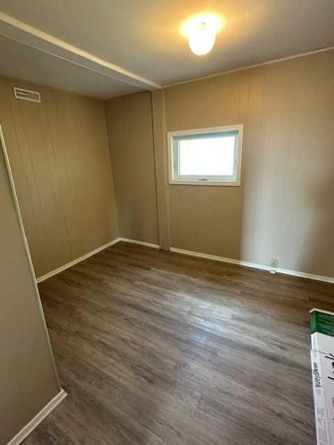 320 Railway Avenue West, Hanna, AB - Indoor Photo Showing Other Room