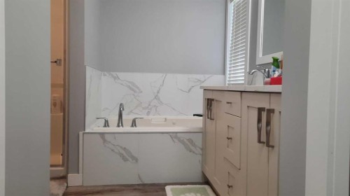 153 10 Avenue, Drumheller, AB - Indoor