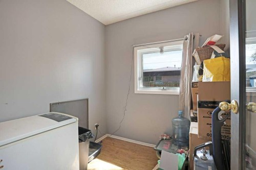 320 3 Street West, Brooks, AB - Indoor Photo Showing Other Room