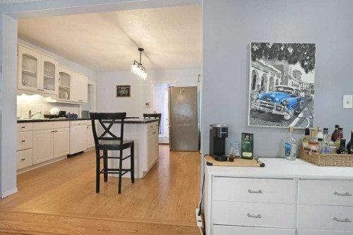 320 3 Street West, Brooks, AB - Indoor Photo Showing Kitchen