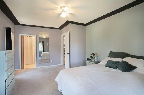 320 3 Street West, Brooks, AB - Indoor Photo Showing Bedroom