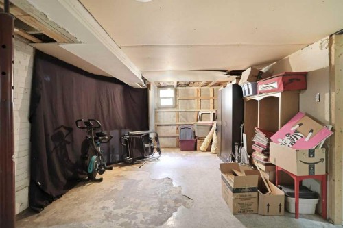 320 3 Street West, Brooks, AB - Indoor