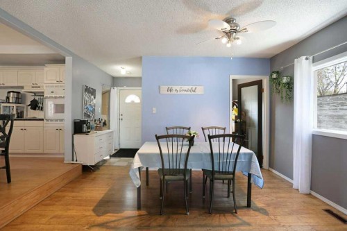320 3 Street West, Brooks, AB - Indoor Photo Showing Dining Room