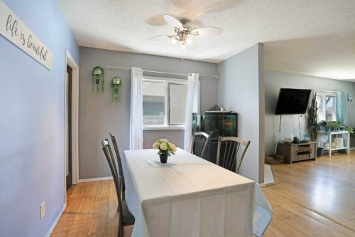 320 3 Street West, Brooks, AB - Indoor Photo Showing Dining Room
