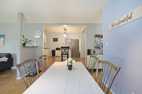 320 3 Street West, Brooks, AB - Indoor Photo Showing Dining Room