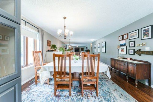 463 3 Avenue, Drumheller, AB - Indoor Photo Showing Dining Room