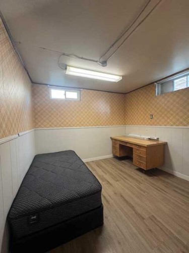 508 2 Avenue West, Brooks, AB - Indoor