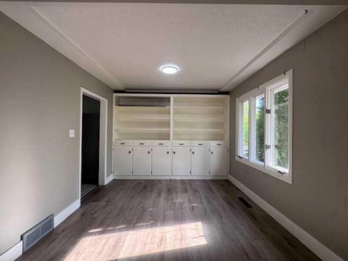 508 2 Avenue West, Brooks, AB - Indoor Photo Showing Other Room