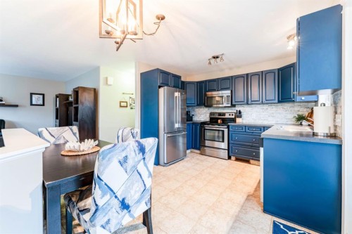 685 3 Avenue West, Drumheller, AB 