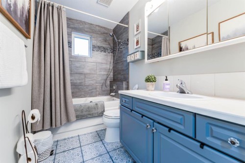 685 3 Avenue West, Drumheller, AB 