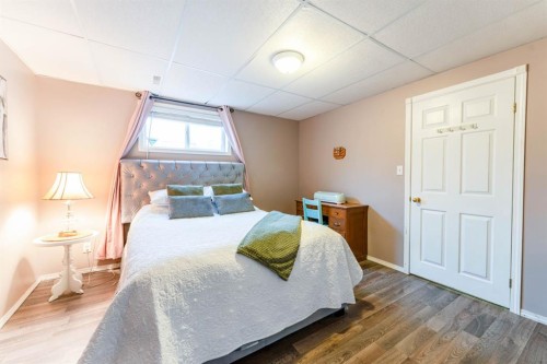 685 3 Avenue West, Drumheller, AB 