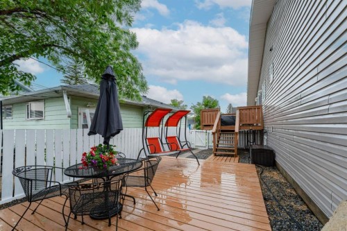 685 3 Avenue West, Drumheller, AB 