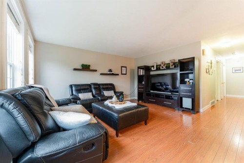 685 3 Avenue West, Drumheller, AB 