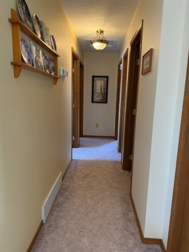 817 Bankview Drive, Drumheller, AB - Indoor Photo Showing Other Room