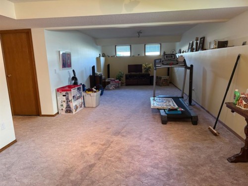 817 Bankview Drive, Drumheller, AB - Indoor