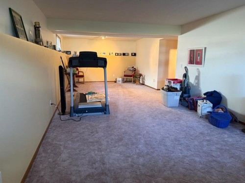 817 Bankview Drive, Drumheller, AB - Indoor