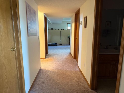 817 Bankview Drive, Drumheller, AB - Indoor Photo Showing Other Room