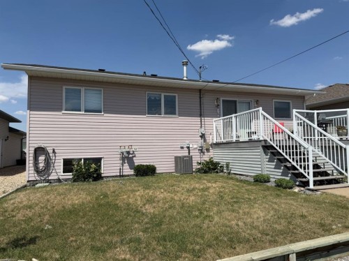 817 Bankview Drive, Drumheller, AB - Outdoor With Deck Patio Veranda With Exterior