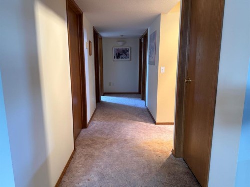 817 Bankview Drive, Drumheller, AB - Indoor Photo Showing Other Room